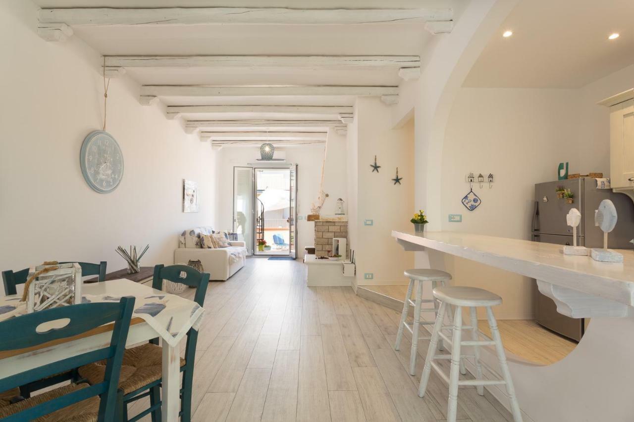 Acqua Azzurra Holiday Home マリーナ・ディ・ラグーザ エクステリア 写真