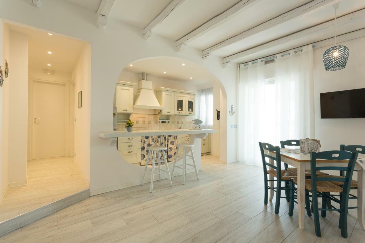 Acqua Azzurra Holiday Home マリーナ・ディ・ラグーザ エクステリア 写真