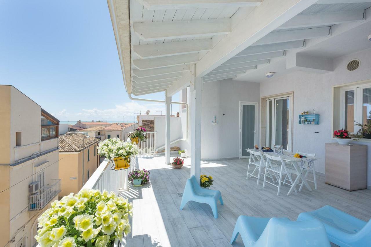 Acqua Azzurra Holiday Home マリーナ・ディ・ラグーザ エクステリア 写真